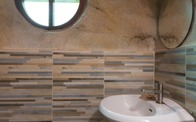 Alongkorn Farm and Resort