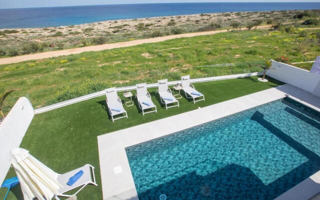 Artizan Seafront Villa 5