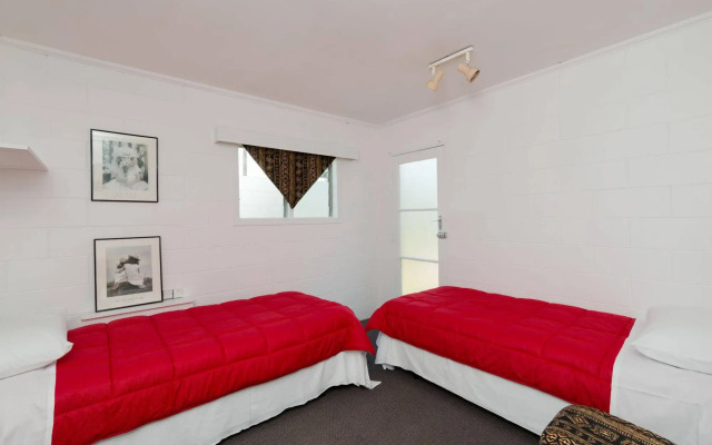 Waitangi Beach House