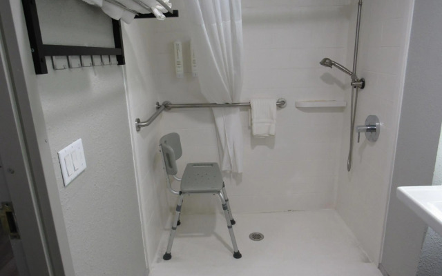 Clarion Pointe McDonough