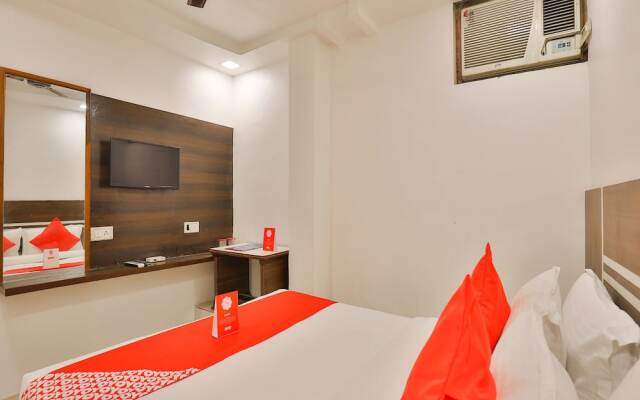 OYO 13141 Aniket Inn