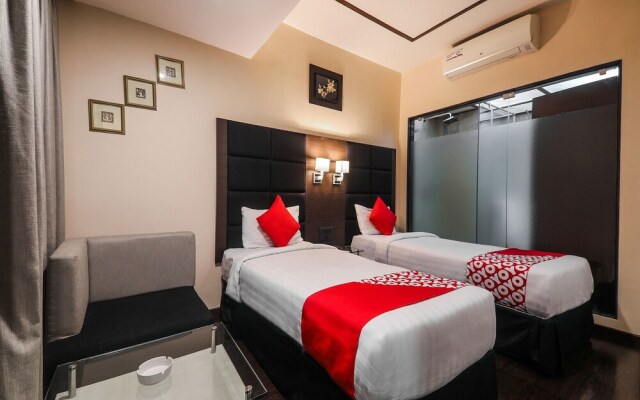 OYO 16017 Hotel Alpine Continental