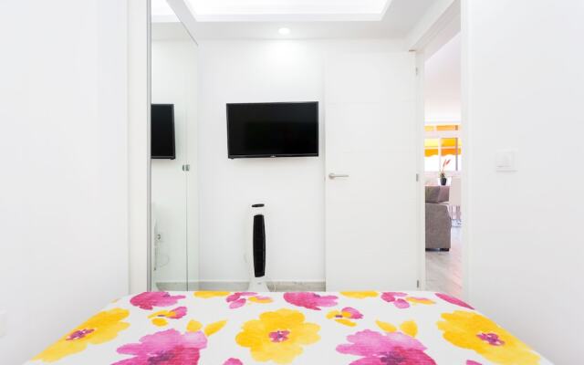 63 Los Cristianos Apartment, First Sea Line, Parking