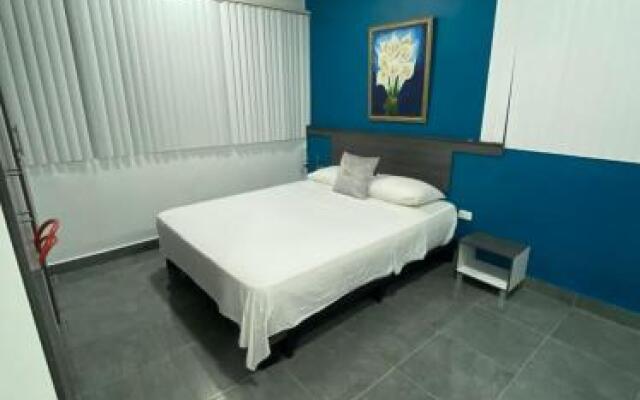 Aparthotel Full House