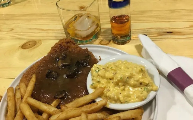 Ambassador Inn And Suites