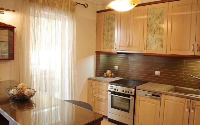 Spacious Family Apt in Sepolia Athens