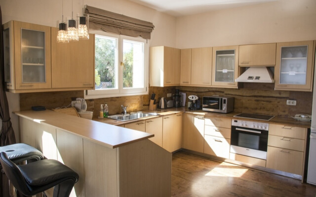 Villa Irida, sleeping 8, sea views, private pool