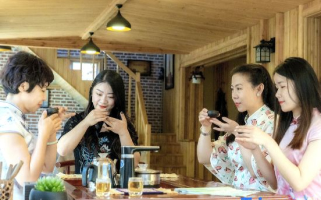 Fawny Birth — 3-star hotel in Fukang