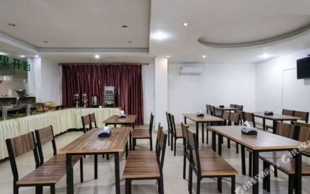Xinxili Hotel (Nanning Nanyu Road Xiaojicun Subway Station)