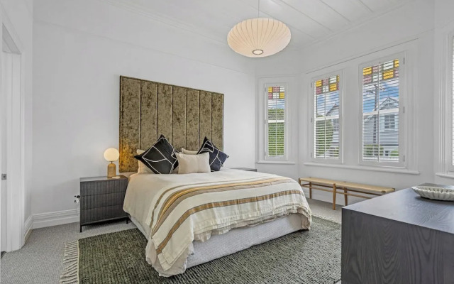 Cowan Street Home by Urban Rest