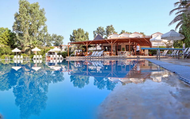 Pasiphae Hotel