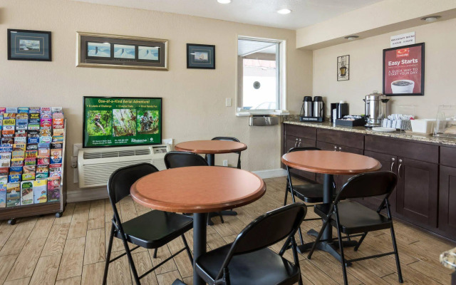 Econo Lodge Town Center