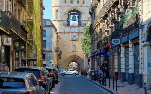 Unforgettable stay in Bordeaux heart
