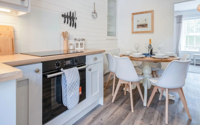 Canol Y Bryn - 3 Bedroom Holiday Home - Tenby