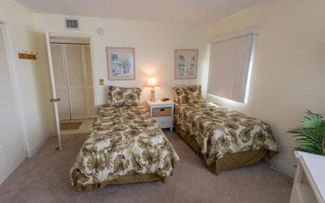 Anna Maria Island Club 20