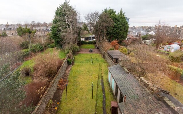 Highland Holburn Apartment