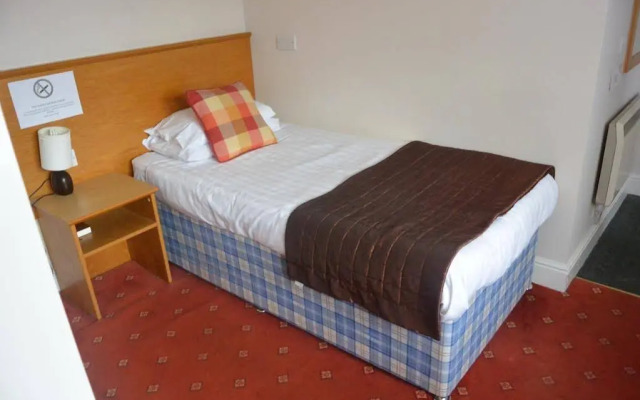 Roydon Marina Village Hotel