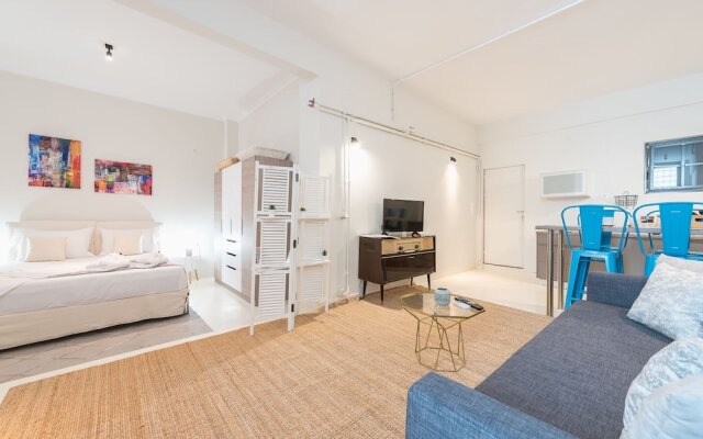 Stylish and Spacious Koukaki Apartment by Cloudkeys