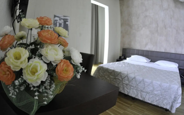 EKK Hotel