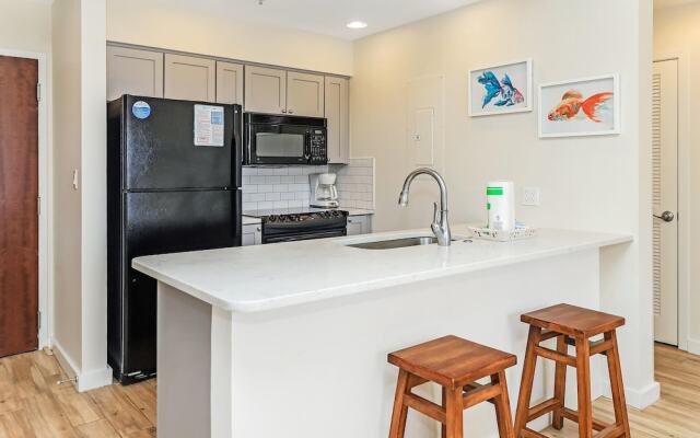 Luau II 6231/6233 - flr2 - 2BR 2BA - (7)