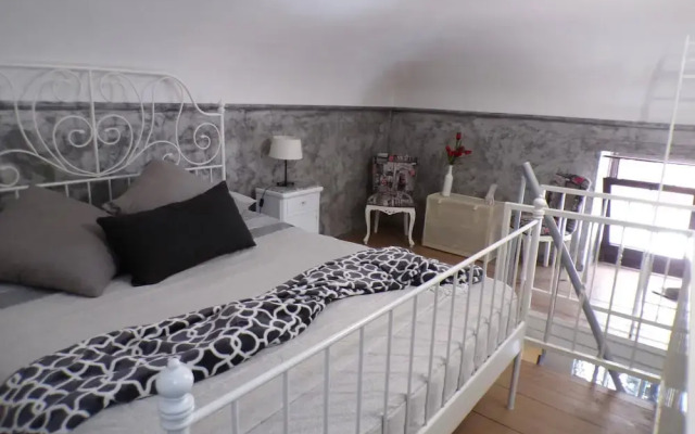 Astra Wi-fi Studio Apartment in the Historic Center
