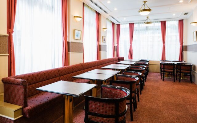 Jr-East Hotel Mets Kumegawa