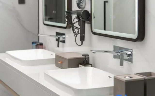 Lanyue Oriental Hotel (Dongguan Songshan Lake Dalang Metro Station Branch) – Bathroom – Dongguan