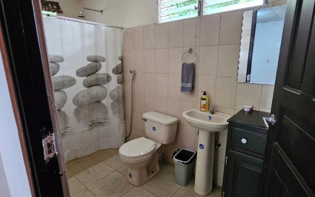 Cuartos independientes con baño privado