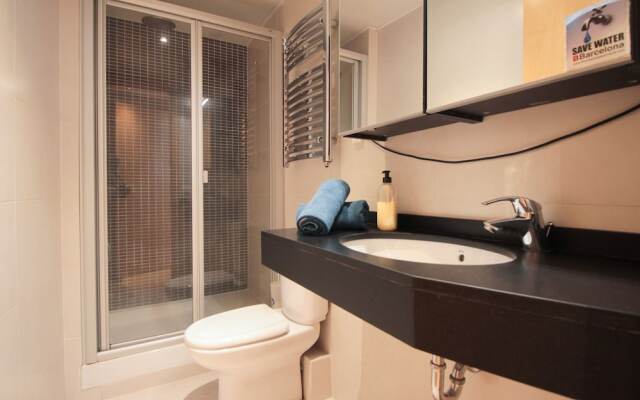 F03 Apartment with private rooftop