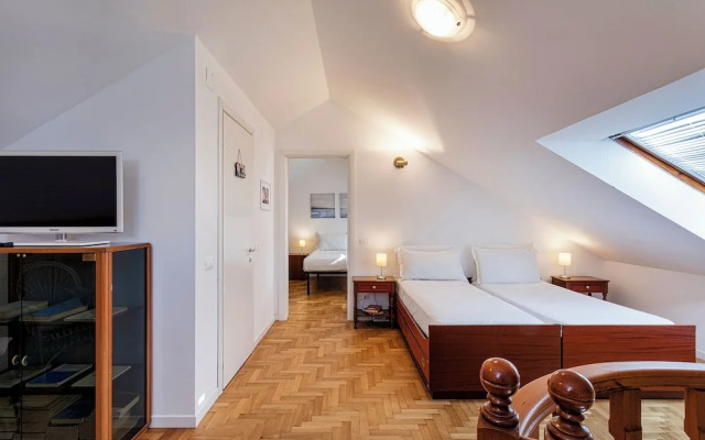 Seaview Apartment with Garden in Recco