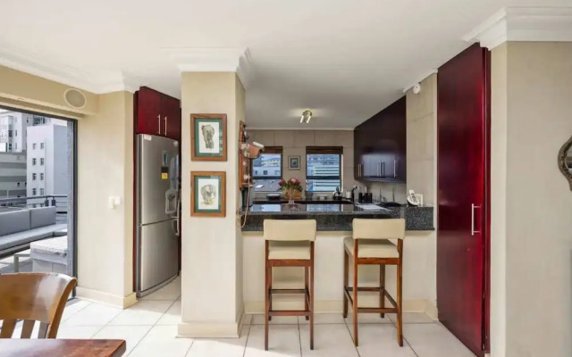 Bright and Stylish Beachfront Apartment