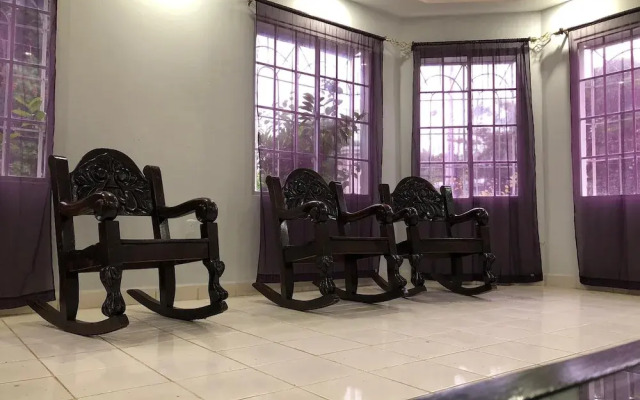 Friendly 4-bed House in Managua