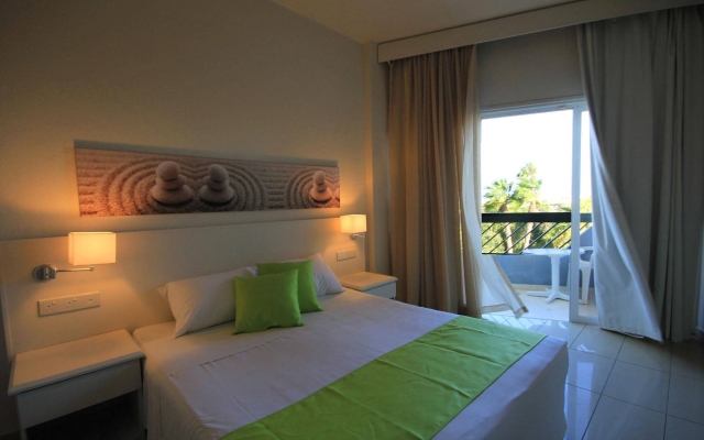Papouis Protaras Hotel