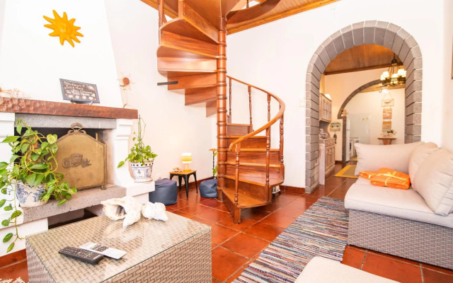 Casa Inti / Inti House Furnas