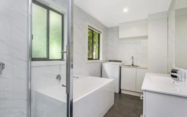 East Tempy - House & Bungalow