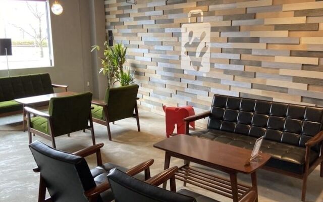 Nakaharaya Hostel & Café