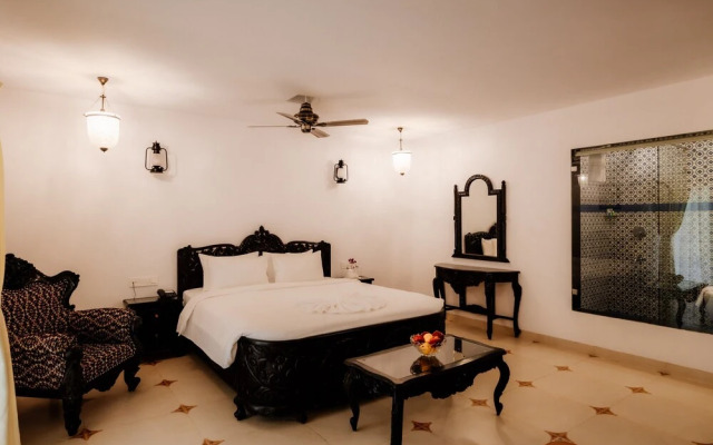Lamour Beach Resort