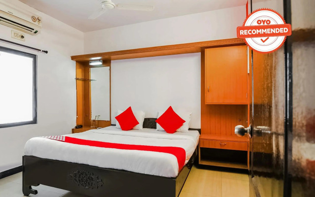 Flagship 74267 Hotel Maruthi Gandhi Park