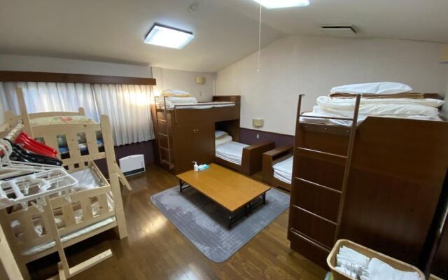 Guest House Nishiborakan - Hostel