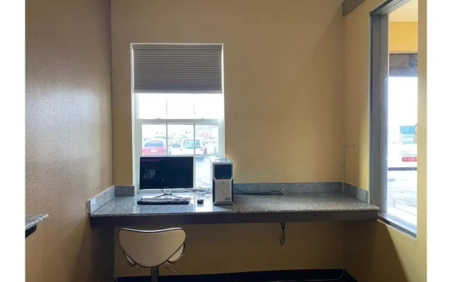 Super 8 by Wyndham Fort Wayne