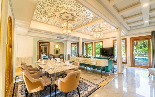 The Signature Collection by Hideaway