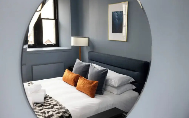 Stylish 2-bed flat in New Town