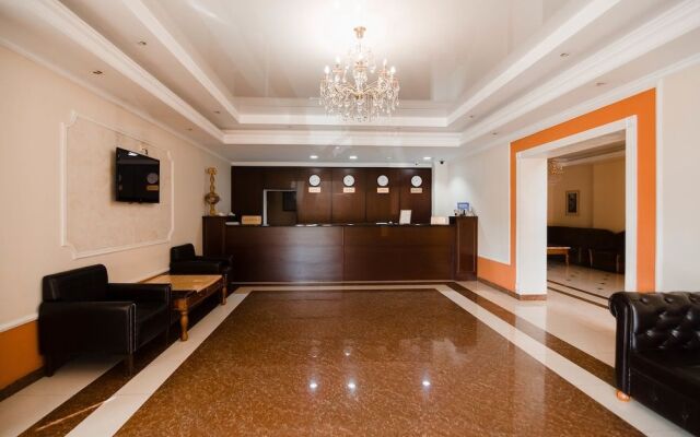 Azat Hotel