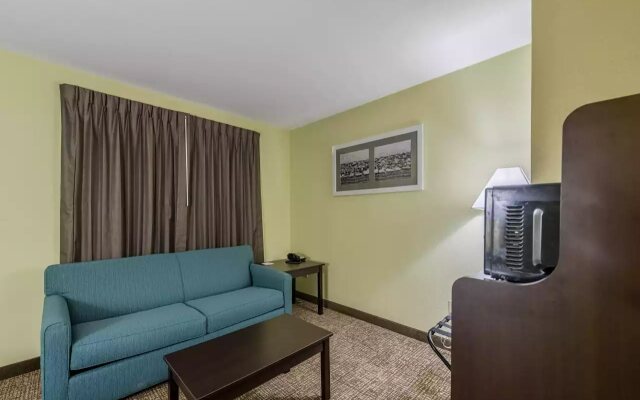 Quality Inn & Suites Hotel Muncie