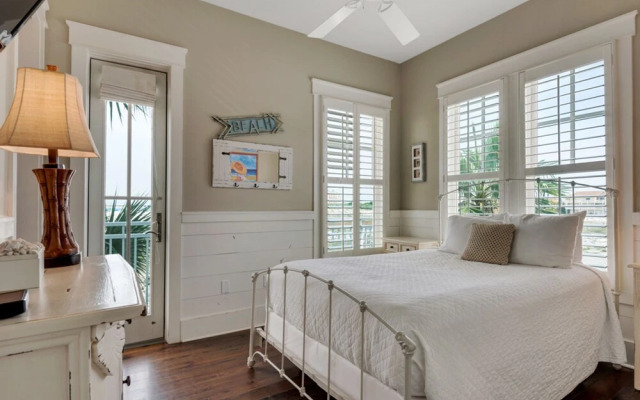 Pelican Point at Destin Pointe