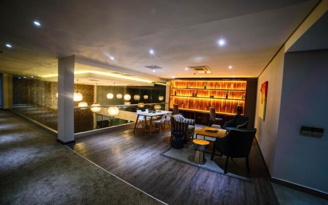 Le Elementos Boutique Hotel