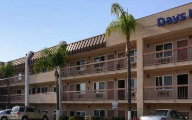 Days Inn By Wyndham Ontario Airport