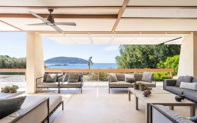 The Every Athens Beachfront Retreat