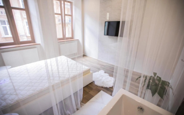 Апартаменти з кондиціонером на вулиці Староєврейська 15