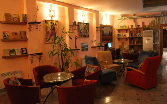 Gallery Hotel SIS